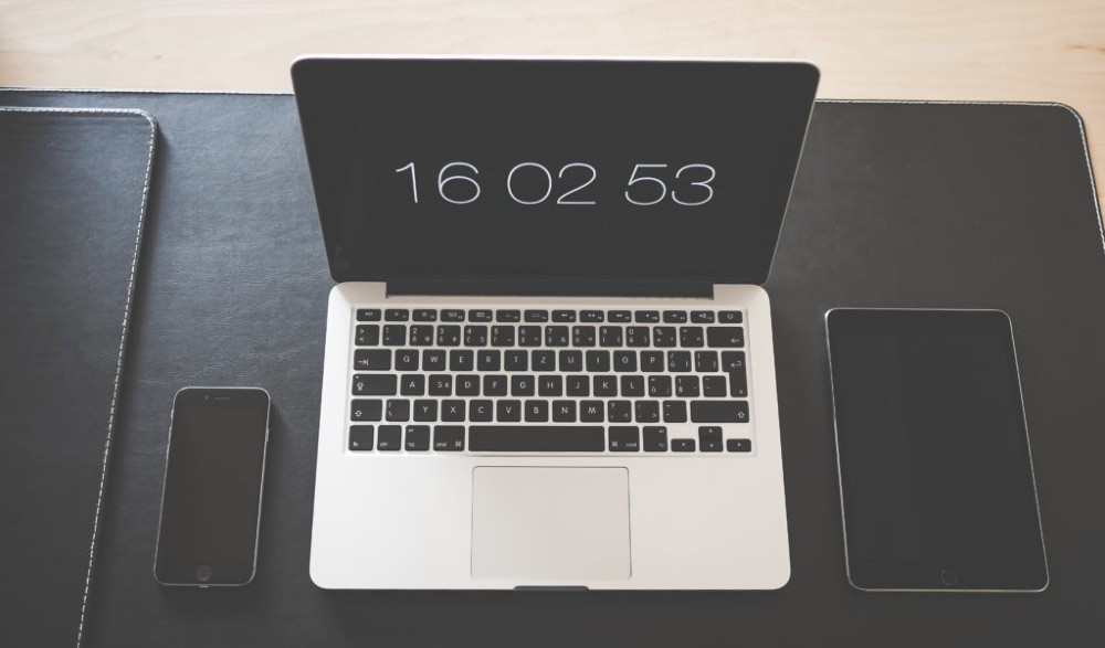 macbook-pro-turn-on-at-16-02-53-196661-e1587048474791-1024x601