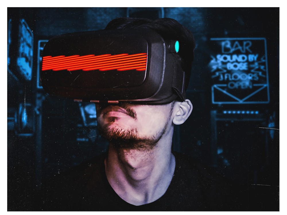 person-wearing-vr-goggles-2007647_800(1)